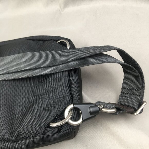 TUMI SLING BAG In black - Picture 8 of 11